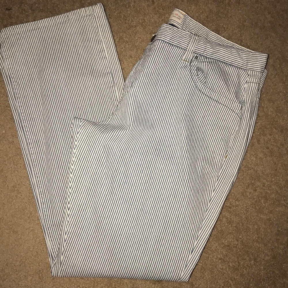 💙Old Navy blue and whit striped pants